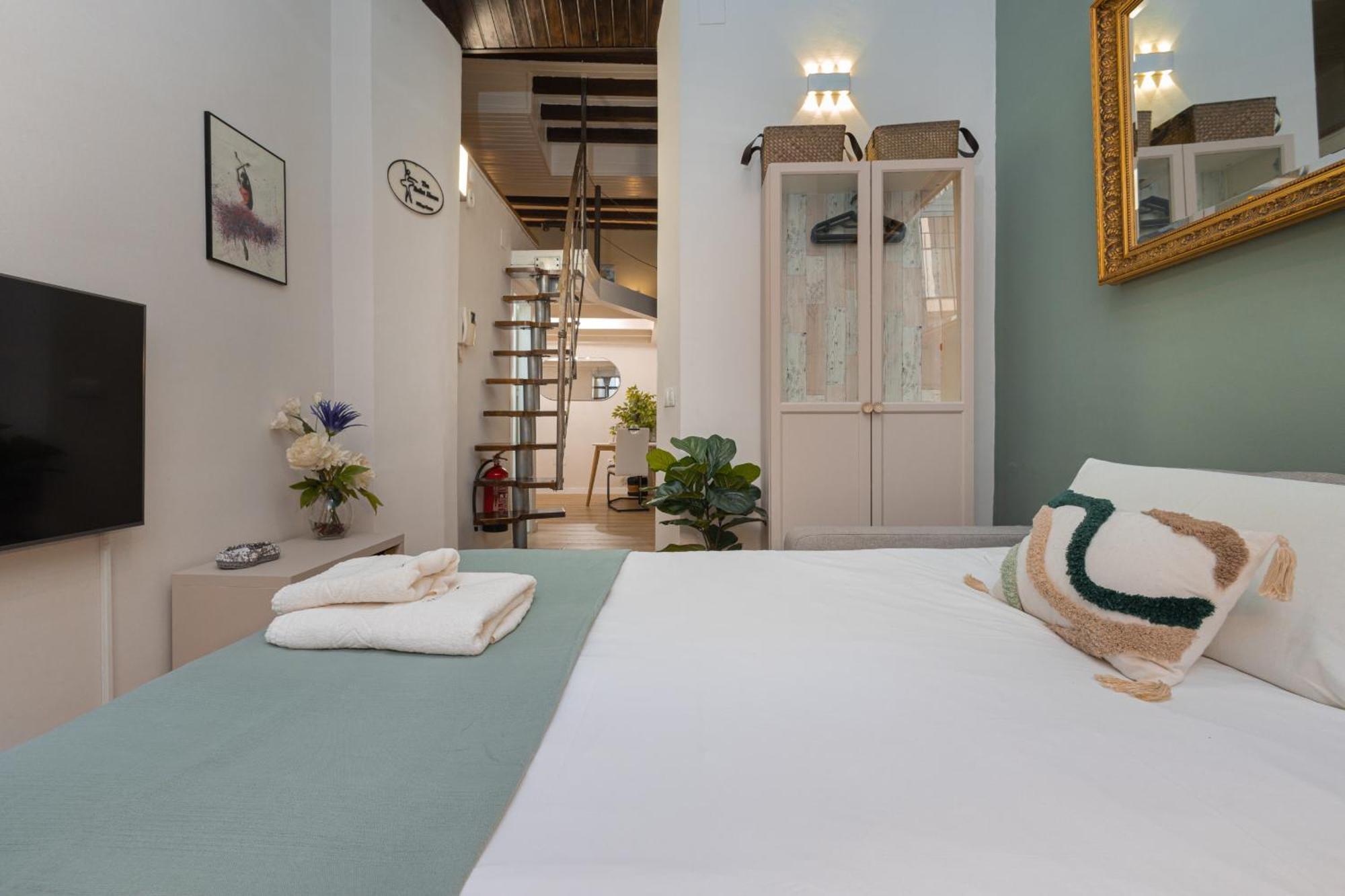 マラガC60 Pretty Loft In Downtownアパートメント エクステリア 写真